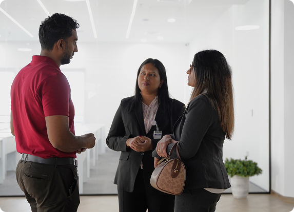 Students talking on an IBTE campus